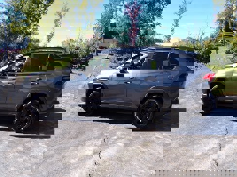 Used 2020 Toyota RAV4 LE image 13