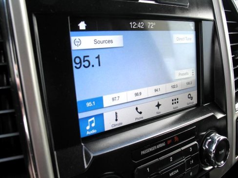 Used 2017 Ford F150 Lariat image 27