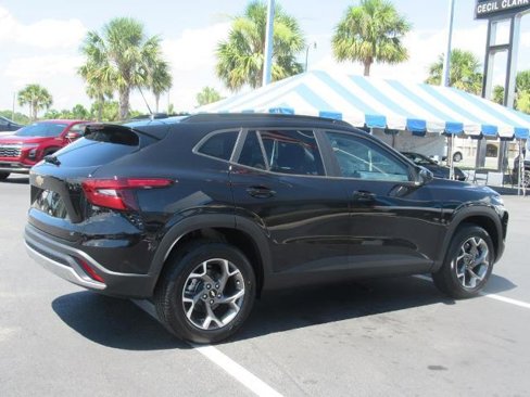 New 2025 Chevrolet Trax LT w/ Driver Confidence Package image 4