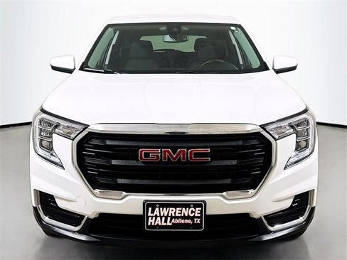 Used 2024 GMC Terrain SLE image 2