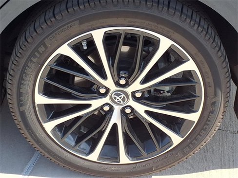 Used 2018 Toyota Camry SE image 10