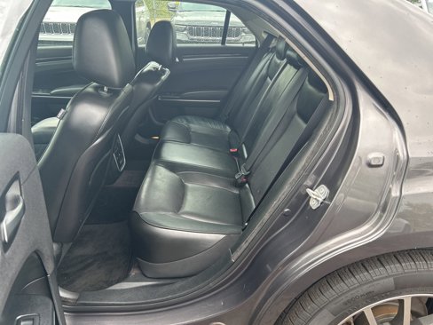 Used 2017 Chrysler 300 C image 21