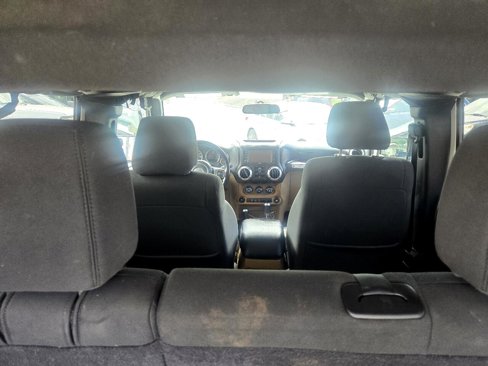 Used 2012 Jeep Wrangler Unlimited Rubicon w/ Connectivity Group image 64
