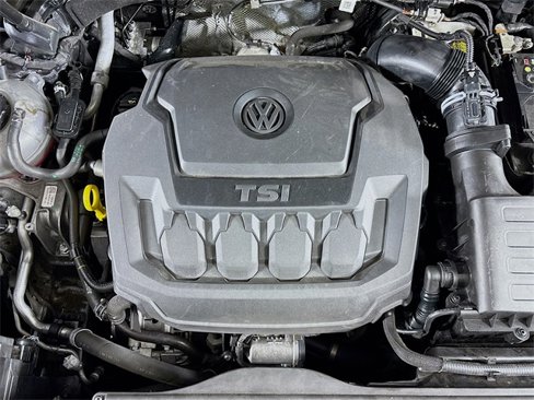 Certified 2022 Volkswagen Tiguan SE R-Line image 30