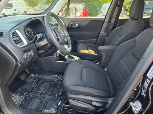 Used 2018 Jeep Renegade Latitude image 19