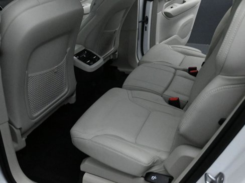 Certified 2024 Volvo XC90 B6 Ultimate w/ Protection Package Premier image 30