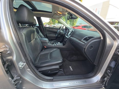Used 2017 Chrysler 300 C w/ Safetytec Plus Group image 11
