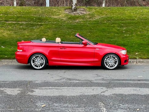 Used 2011 BMW 135i Convertible image 12