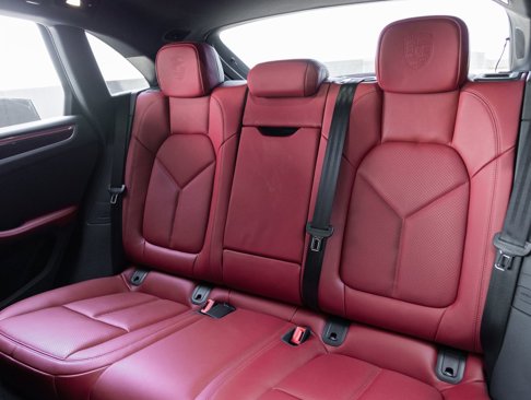 Used 2025 Porsche Macan image 23