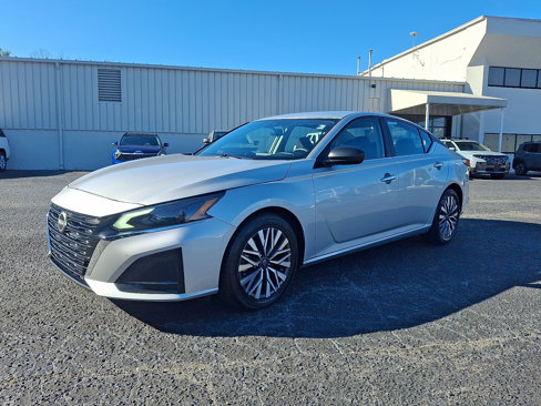 Used 2024 Nissan Altima 2.5 SV image 3