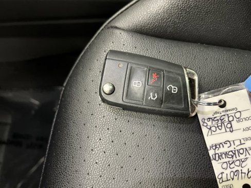 Used 2020 Volkswagen Tiguan SE w/ Panoramic Sunroof Package image 26