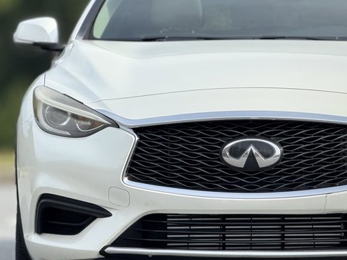 Used 2018 INFINITI QX30 image 13