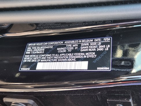 New 2025 Volvo XC40 B5 Core w/ Protection Package image 37