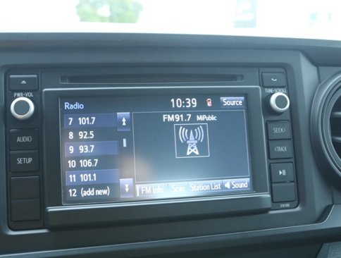 Used 2016 Toyota Tacoma SR image 19