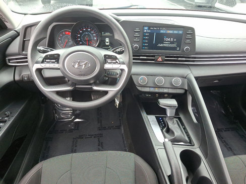Used 2023 Hyundai Elantra SE w/ Cargo Package image 8