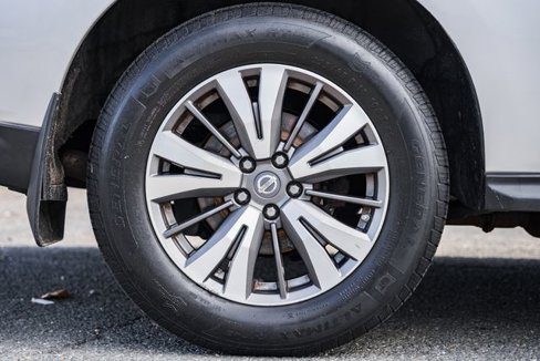 Used 2017 Nissan Pathfinder S image 15