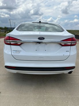 Used 2017 Ford Fusion SE image 7