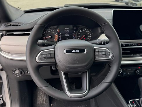 New 2025 Jeep Compass Limited image 13