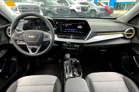 New 2025 Chevrolet Trax LT w/ Sunroof Package image 5