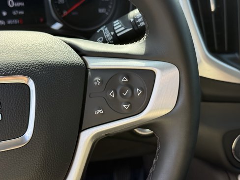 Used 2024 GMC Terrain SLT image 17