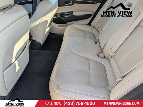 Used 2017 Kia K900 Luxury image 11