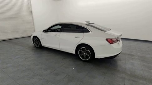 Used 2020 Chevrolet Malibu LT w/ Leather Package image 6