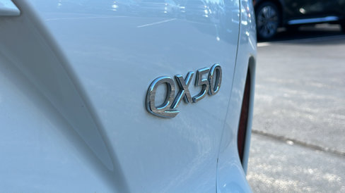 Certified 2022 INFINITI QX50 Essential image 10