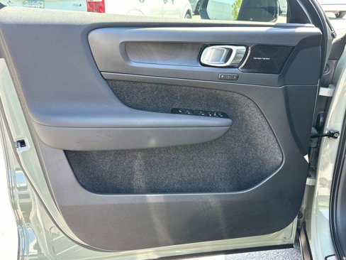 Certified 2022 Volvo C40 P8 Recharge Ultimate image 15