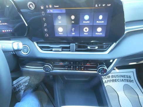 New 2025 Chevrolet Equinox LT w/ Safety and Technology Package image 14