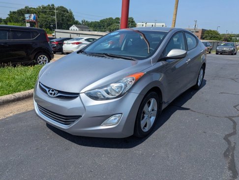 Used 2013 Hyundai Elantra GLS w/ Preferred Pkg image 3