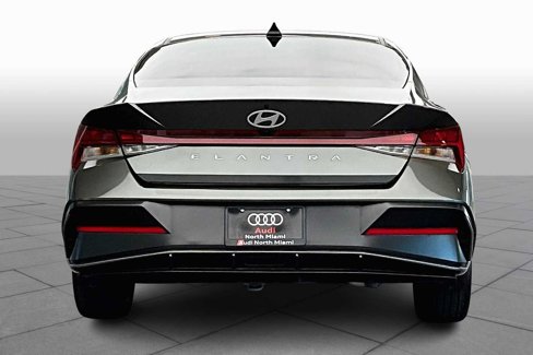 Used 2024 Hyundai Elantra SEL w/ Convenience Package image 4