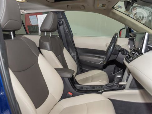 Used 2022 Toyota Corolla Cross XLE image 22