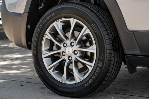 Used 2019 Jeep Cherokee Latitude Plus image 62