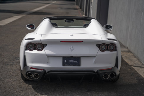 Used 2022 Ferrari 812 GTS image 4