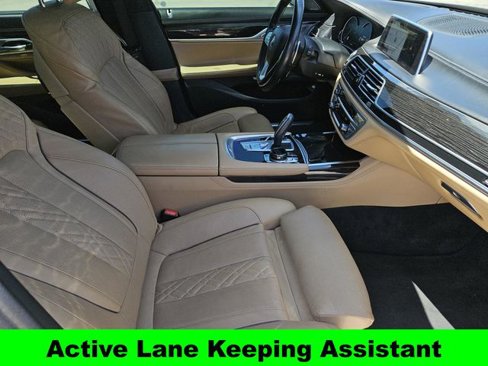 Used 2016 BMW 740i image 27