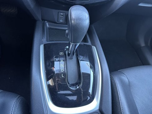Used 2016 Nissan Rogue SL w/ SL Premium Package image 24