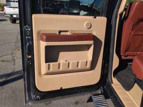 Used 2014 Ford F350 King Ranch w/ King Ranch w/Chrome Package image 39