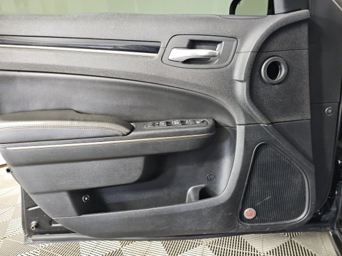 Certified 2016 Chrysler 300 S image 10