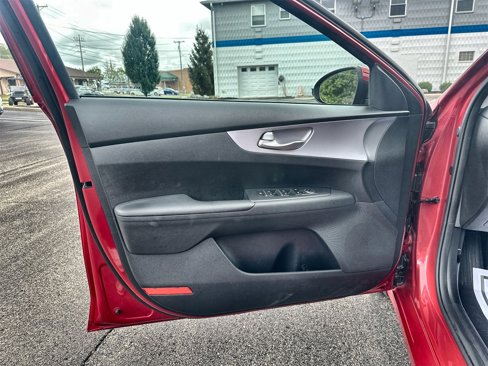 Used 2022 Kia Forte LXS image 19