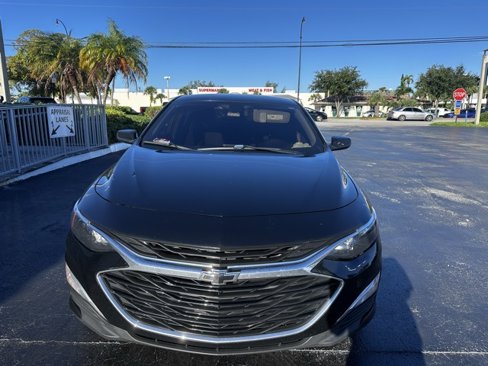 Used 2022 Chevrolet Malibu RS image 2