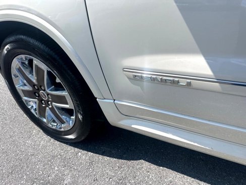 Used 2012 GMC Acadia Denali image 10