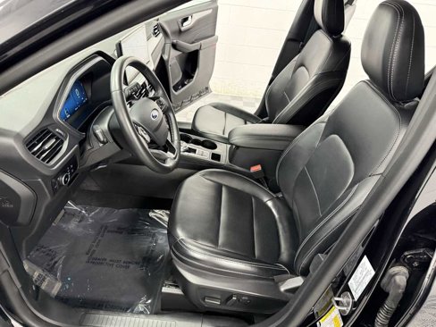 Used 2023 Ford Escape Platinum image 11