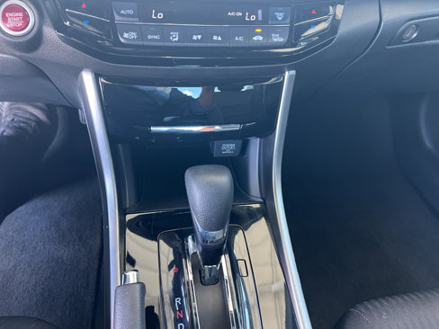Used 2017 Honda Accord EX image 19