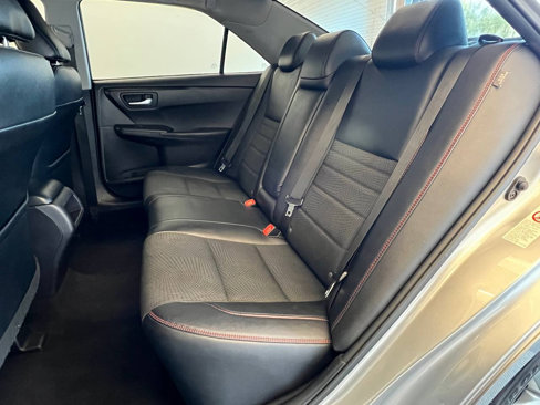 Used 2016 Toyota Camry SE image 10