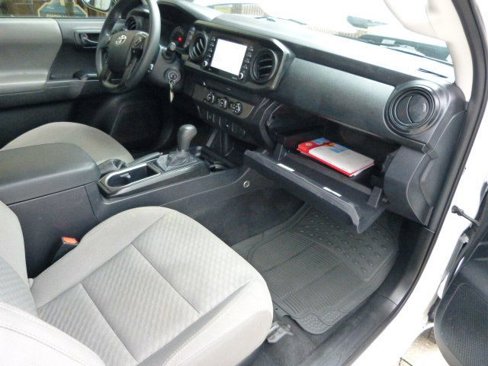 Used 2022 Toyota Tacoma SR image 27