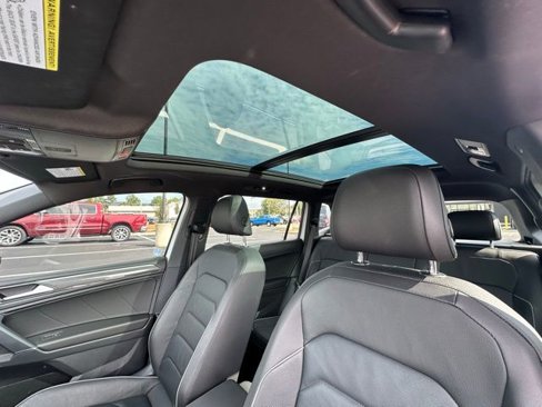 Used 2020 Volkswagen Tiguan SEL Premium R-Line image 27