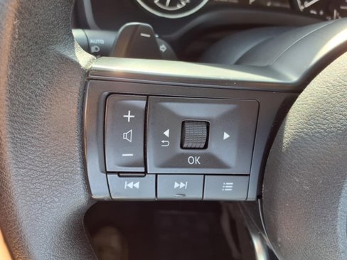 Used 2024 Nissan Rogue SV image 18