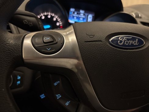 Used 2016 Ford Escape SE w/ Equipment Group 201A image 17
