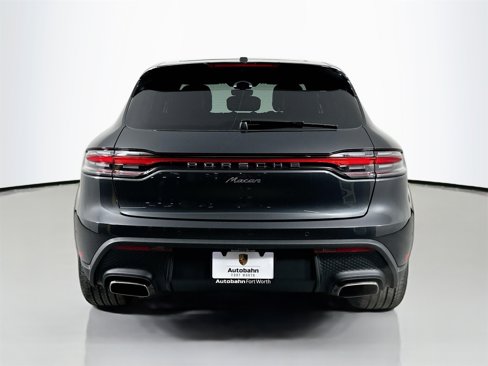 Used 2025 Porsche Macan image 5