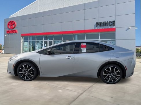 New 2025 Toyota Prius Plug-In Hybrid image 7